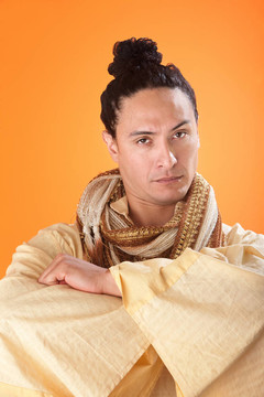 亞洲男人的長(zhǎng)袍