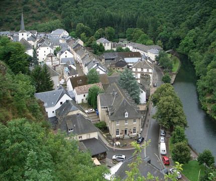 鳥瞰esch-sur-s鹯E