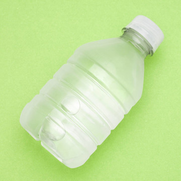 一瓶水