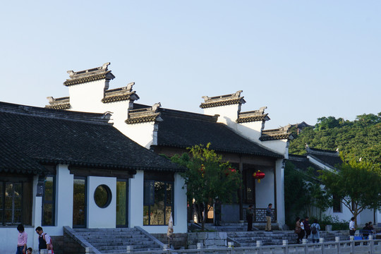 灰白建筑