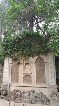 靜翠湖佛龕