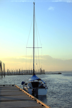 Sailboat。