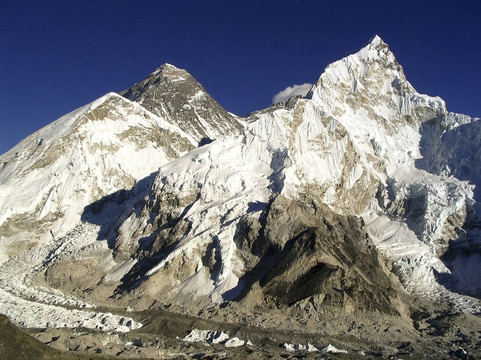 世界上最高的山；珠穆朗瑪峰（8850m）和努布策山在喜馬拉雅的權(quán)利；尼泊爾。