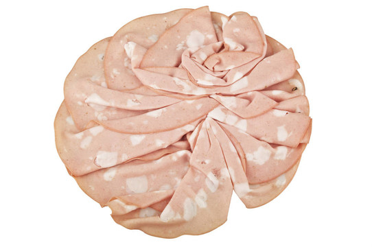 在白色背景的前面Mortadella