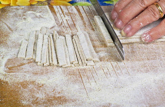 意大利面食與黑面粉