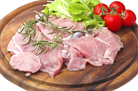 小牛肉上砧板