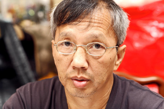 中年亞洲男子