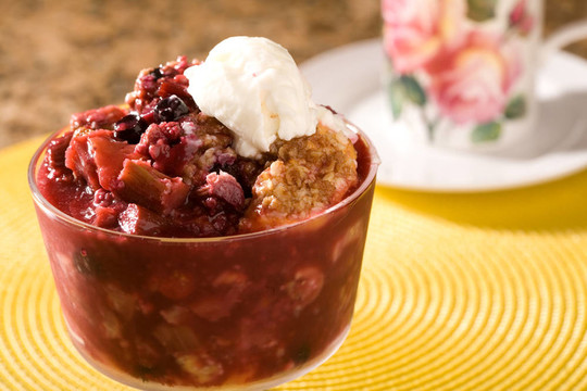 Berry Cobbler和冰淇淋