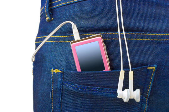 MP3播放器在牛仔褲的口袋里