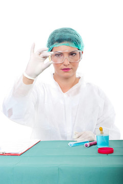 分析化學(xué)家的女人歐米加3膠囊