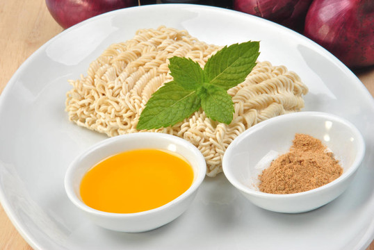 自制面條和一些風(fēng)味粉