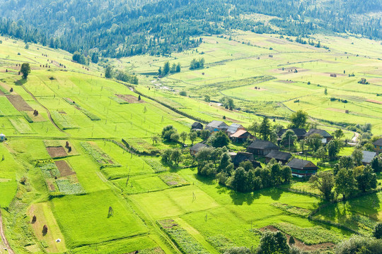 小夏山村