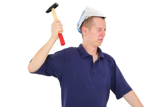 帶錘的青年工人釘釘