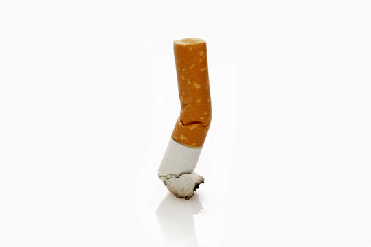 白色香煙頭