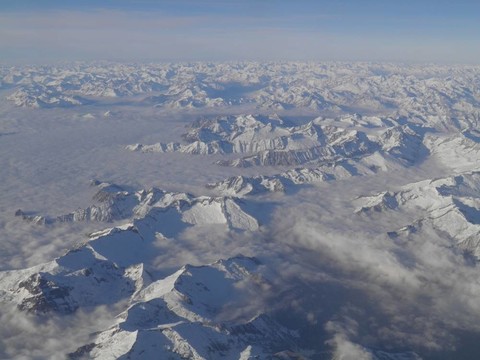 白雪覆蓋的群山