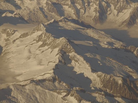 白雪覆蓋的群山