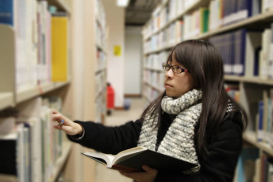 亞洲大學生圖書館