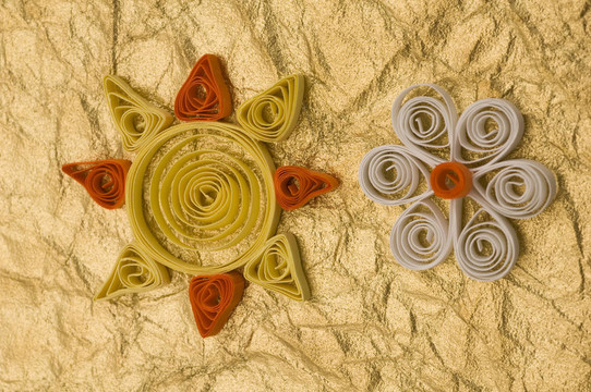 紙筆花、太陽(yáng)