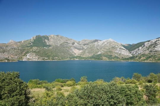 巴里奧斯de Luna湖