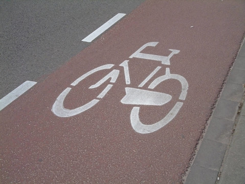 白色的自行車