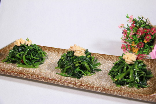 菠菜桃仁