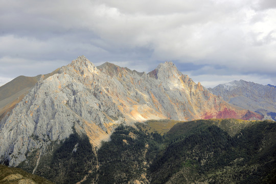 業(yè)拉山