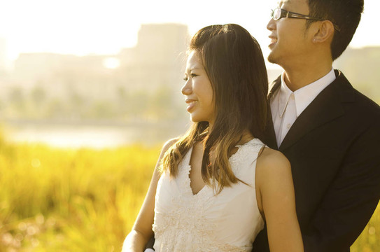 戶外新娘和Groom
