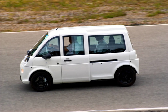 軌道上的電動汽車