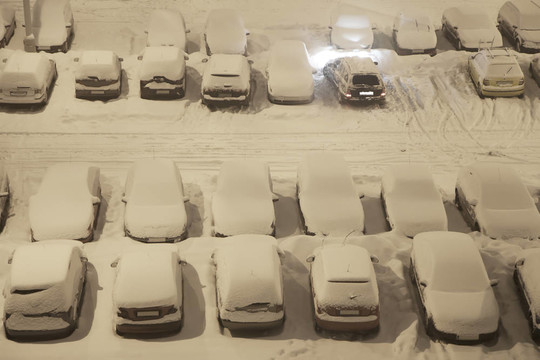 雪下停車場