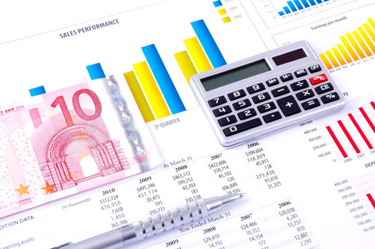圖表和歐洲貨幣的財務(wù)分析