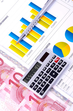 圖表和歐洲貨幣的財務分析