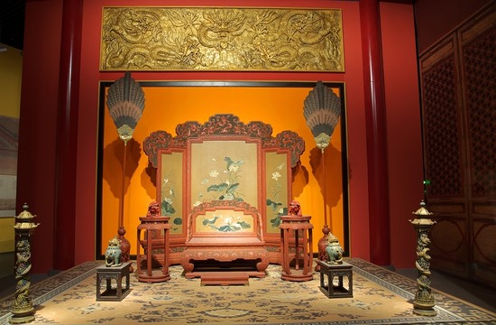 寶座間