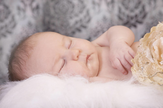 熟睡的嬰兒