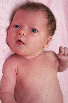 新生的嬰兒