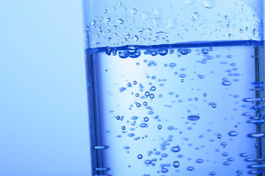 水