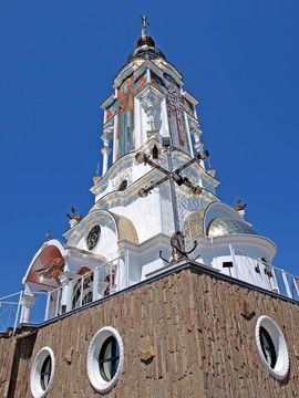 Saint Nikolas教堂和一座燈塔；克里米亞