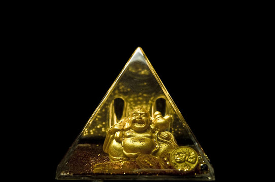 金字塔中的如來佛祖