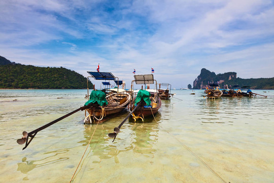 在披披島Longboats；泰國
