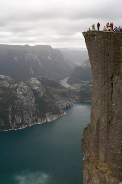 Lyse峽灣和Preikestolen