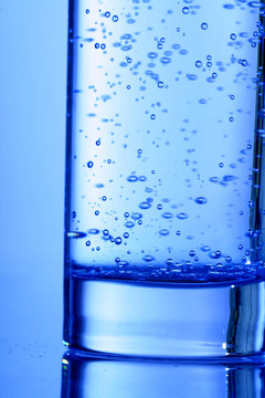 水