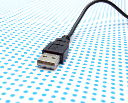 點背景的USB電纜