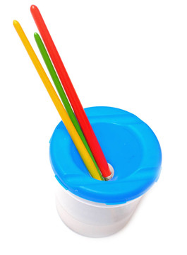 帶有刷的白色塑料容器