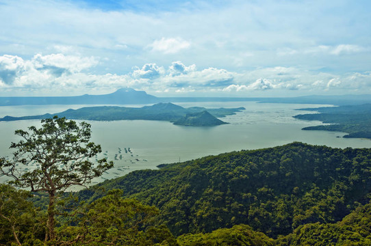 塔爾火山