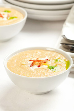 芹菜根與蘋果湯