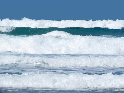 大西洋波破Porthtowan；英國康沃爾。