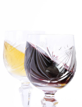 白葡萄酒中的白葡萄酒和白葡萄酒