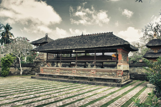 傳統(tǒng)的巴厘寺- Pura Beji。