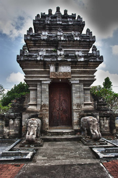 傳統(tǒng)的巴厘寺- Pura Beji。