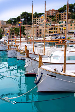 Puerto de Soller港馬洛卡lllaut船