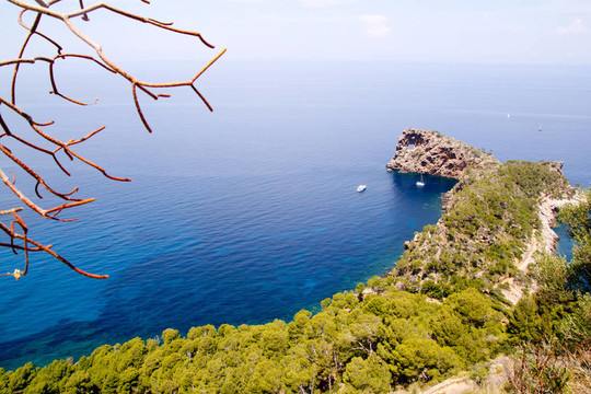 Deia Sa Foradada在地中海馬略卡島